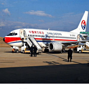 武汉天河机场空运航空快运业稳步发展的原因是什么？